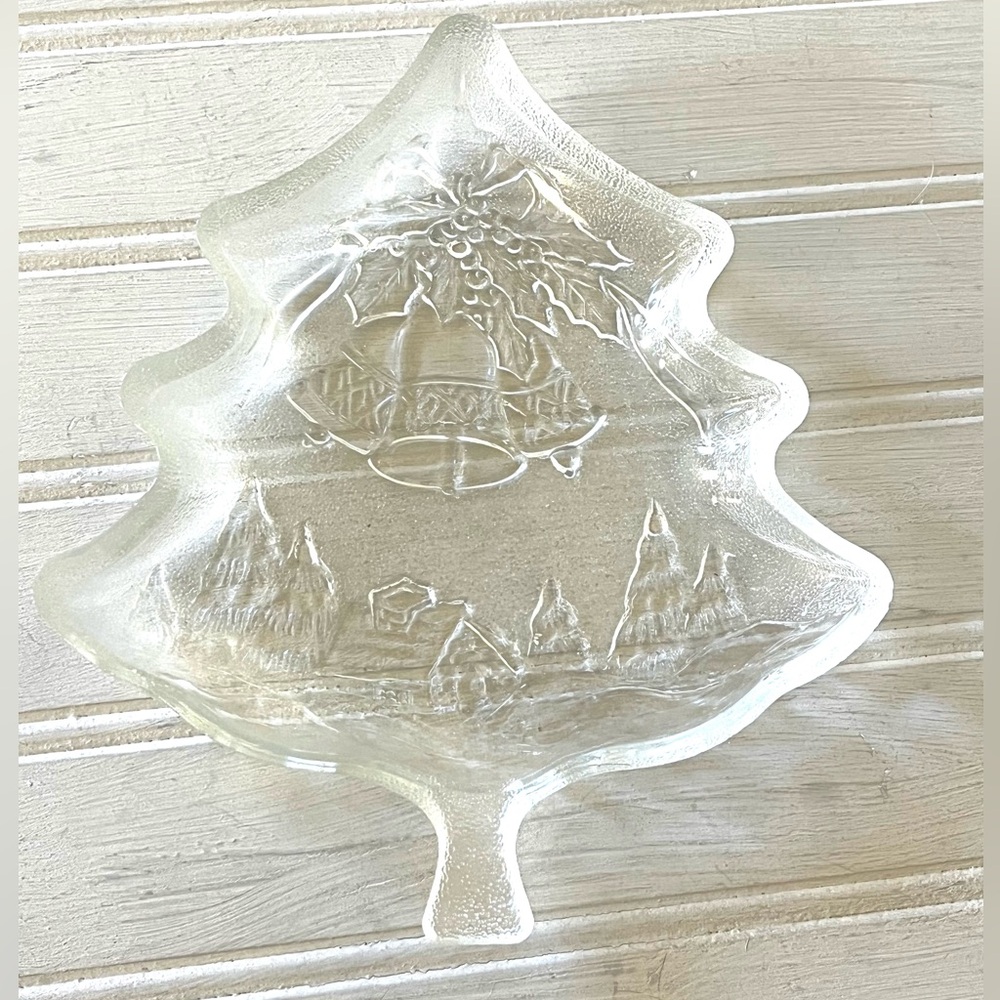 Vintage Glass Christmas Tree Serving Candy Trinket Dish Mistletoe Bells Design - Picture 2 of 10